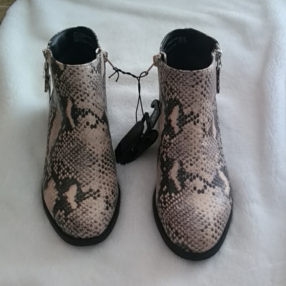 Women Snake Skin Boots - Picture 2 of 8